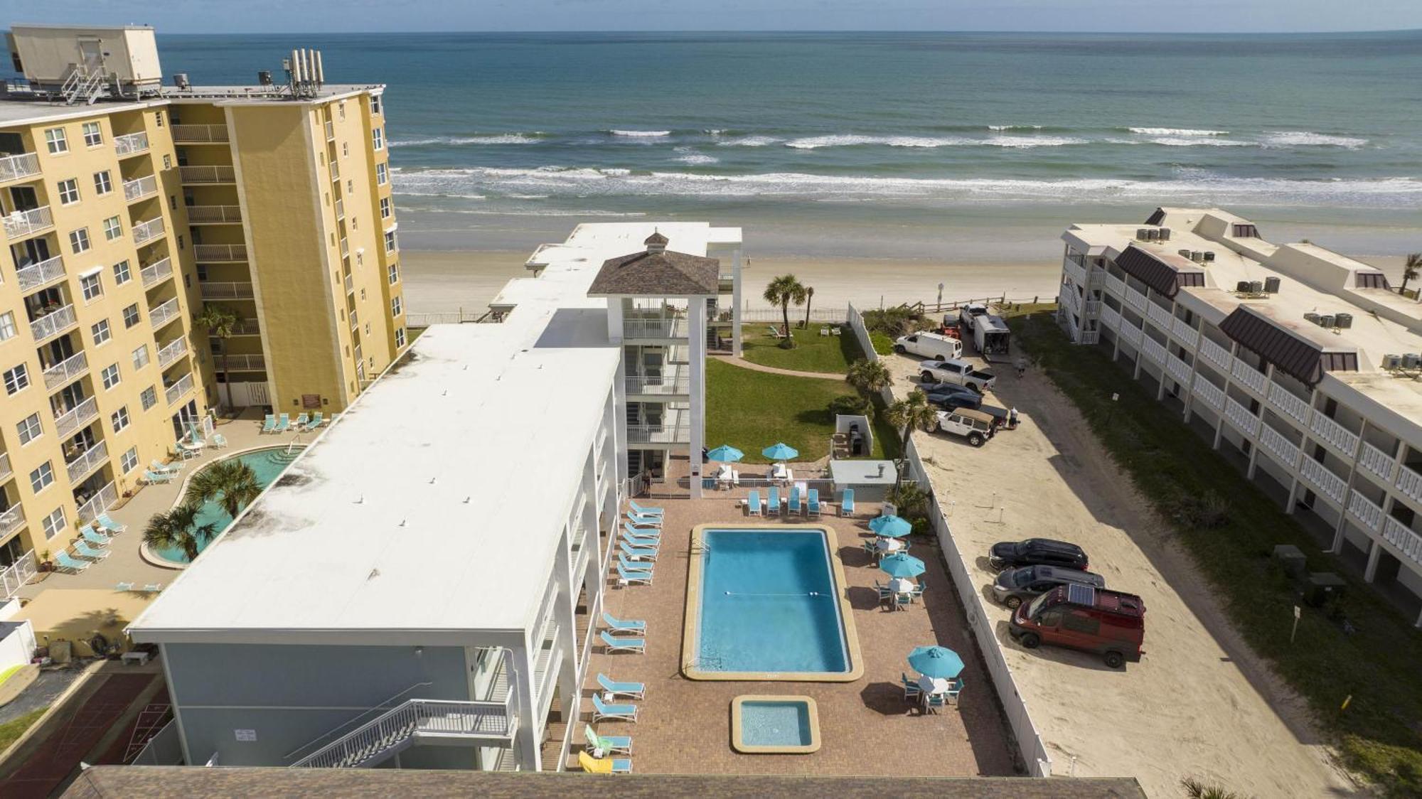 Coastal Waters 107 - A Studio Poolside Retreat New Smyrna Beach Exterior photo
