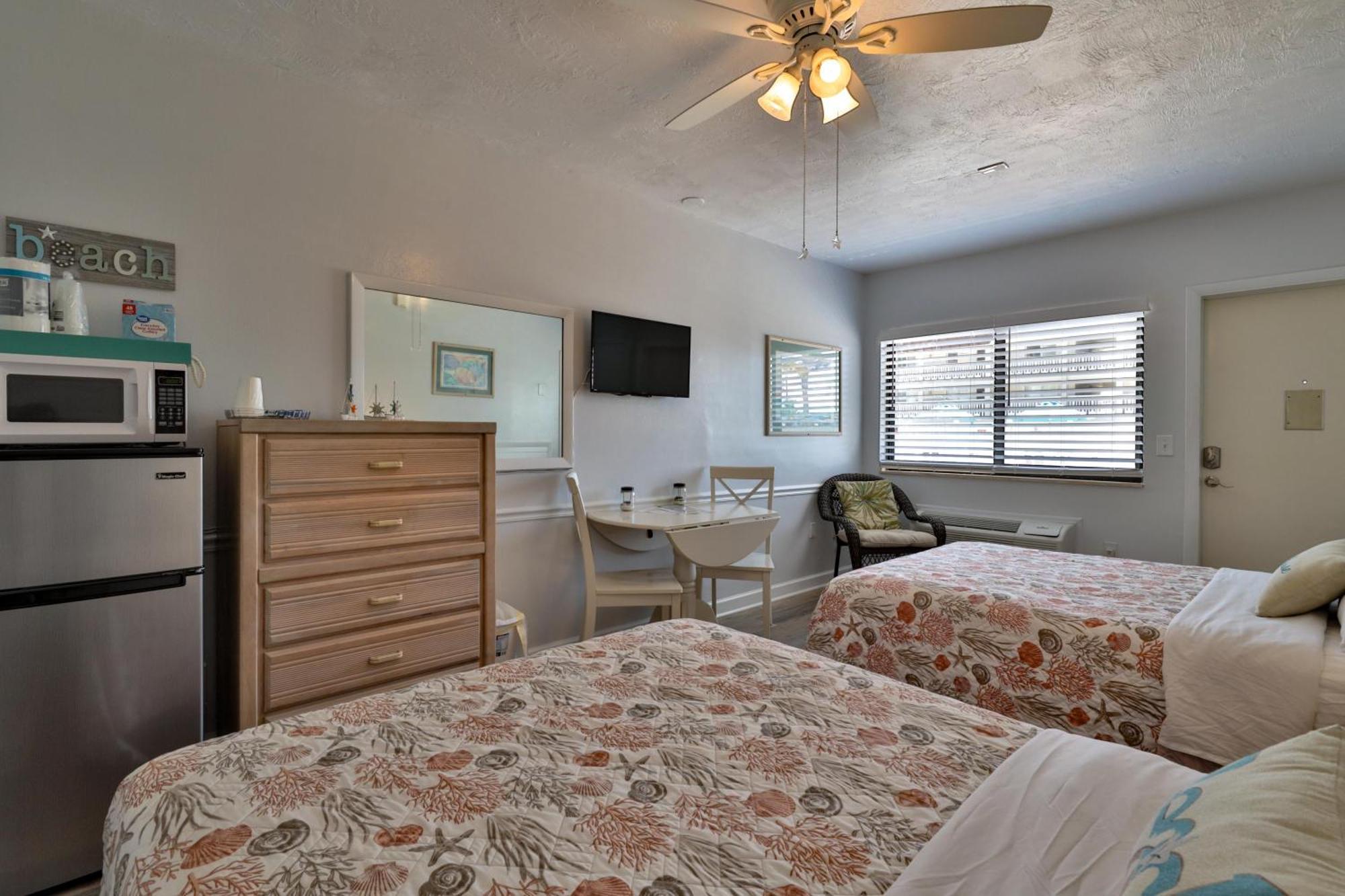 Coastal Waters 107 - A Studio Poolside Retreat New Smyrna Beach Exterior photo