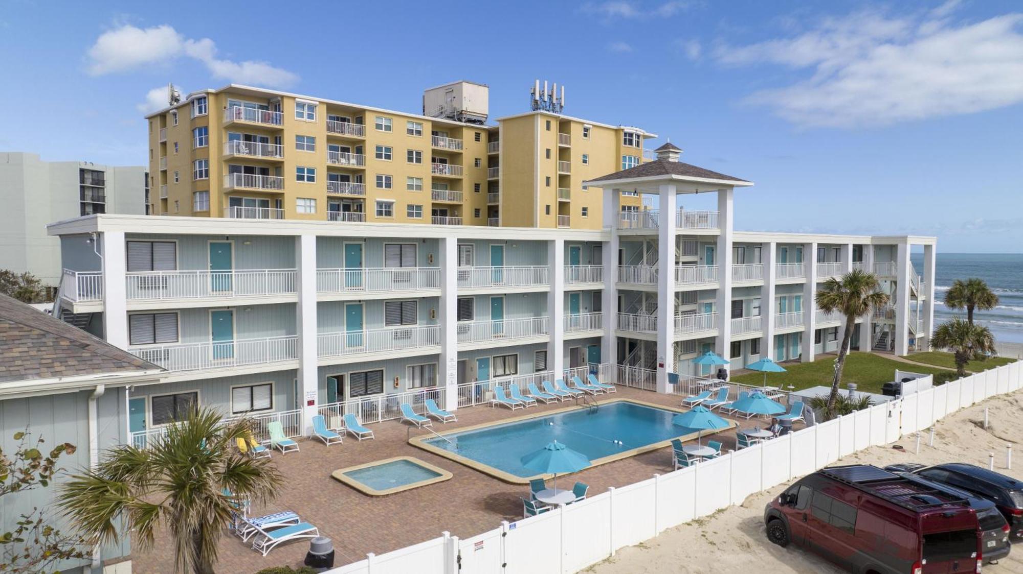 Coastal Waters 107 - A Studio Poolside Retreat New Smyrna Beach Exterior photo