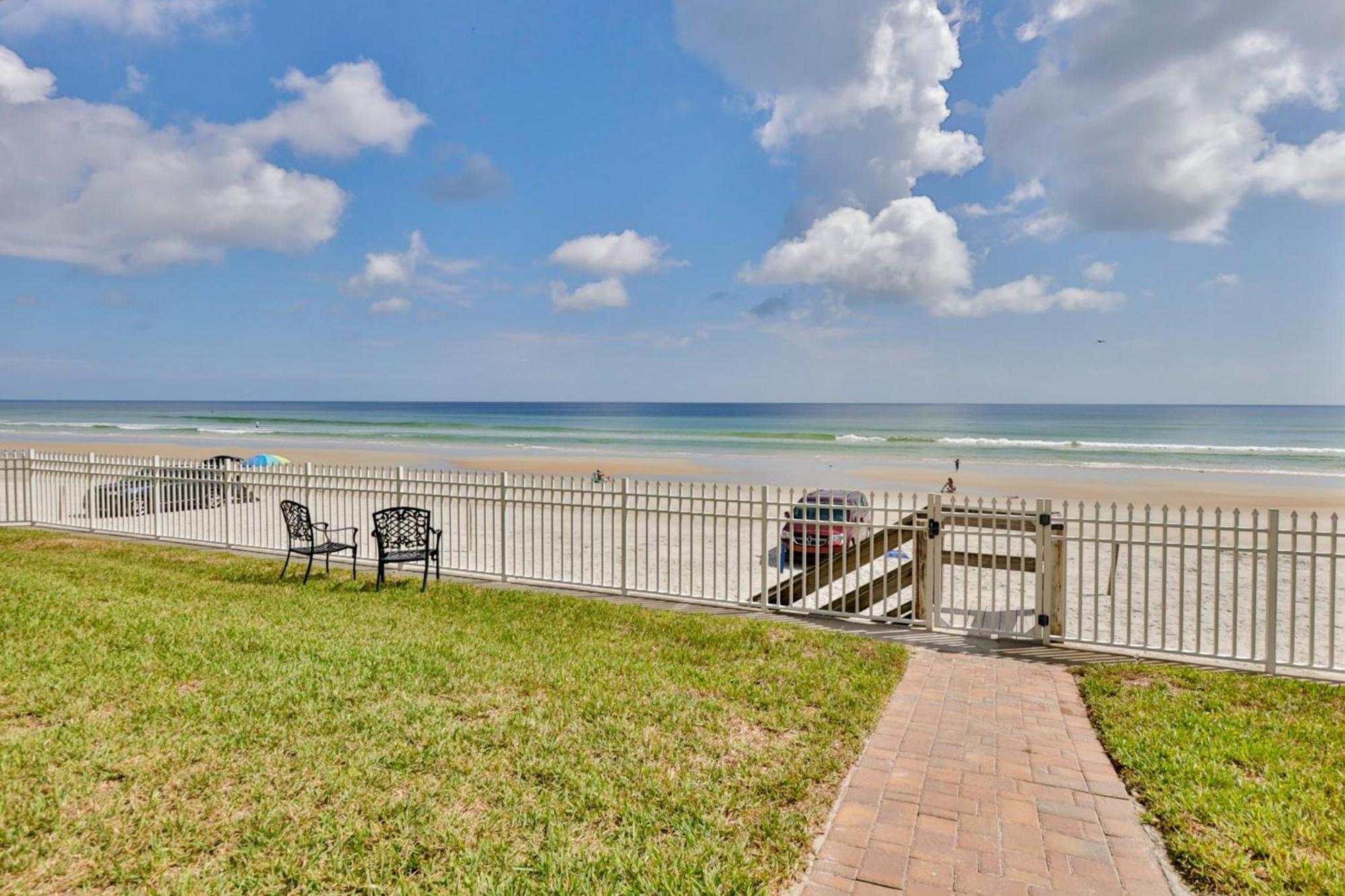 Coastal Waters 107 - A Studio Poolside Retreat New Smyrna Beach Exterior photo